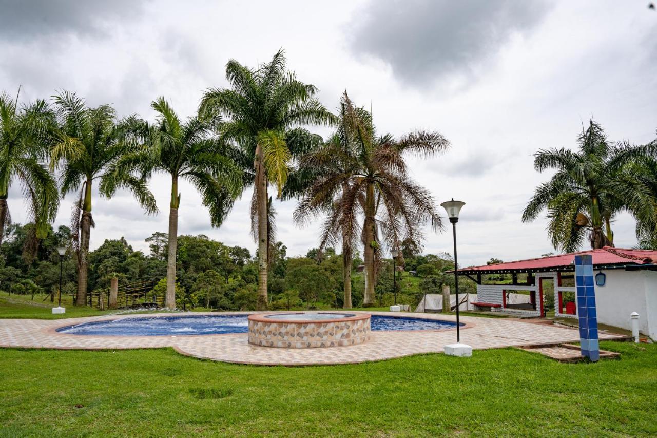 Rancho Chihuahua Hotel Филандиа Екстериор снимка