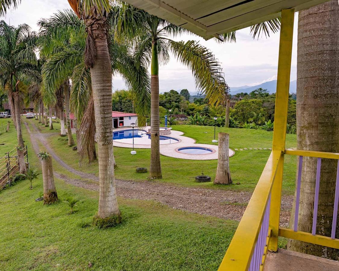 Rancho Chihuahua Hotel Филандиа Екстериор снимка